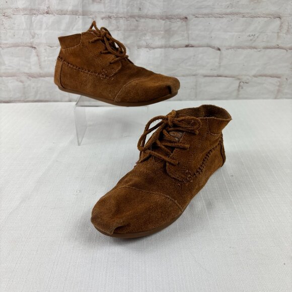 TOM's Women's 6 Chestnut Suede Lace-up Moccasin Ankle Booties - Picture 1 of 8